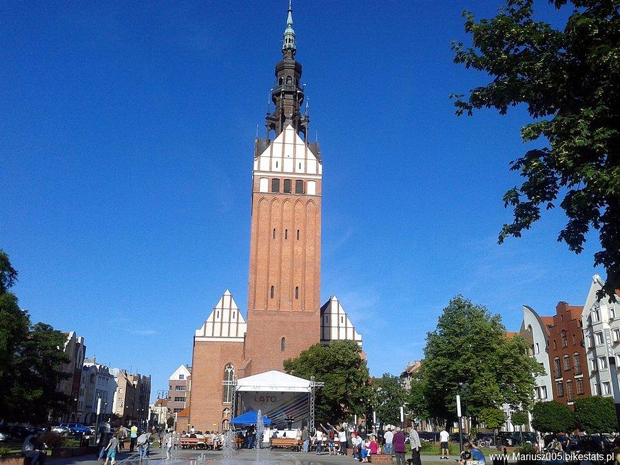 Przed Elbląską katedrą