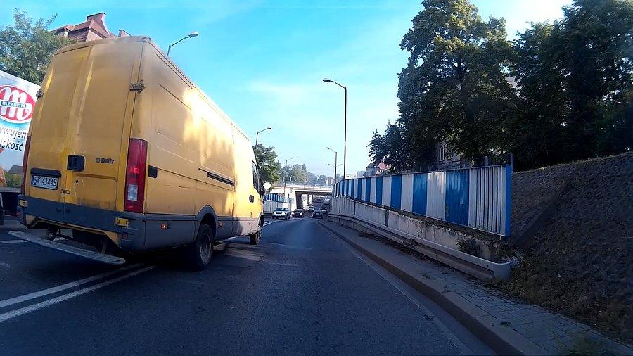Znalazł sobie idealne miejsce na wyprzedzanie
