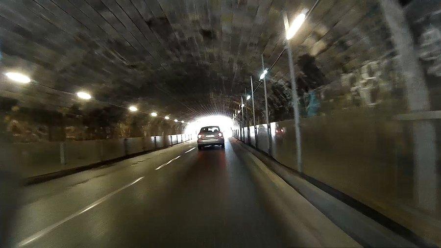 W tunelu na Ligocie