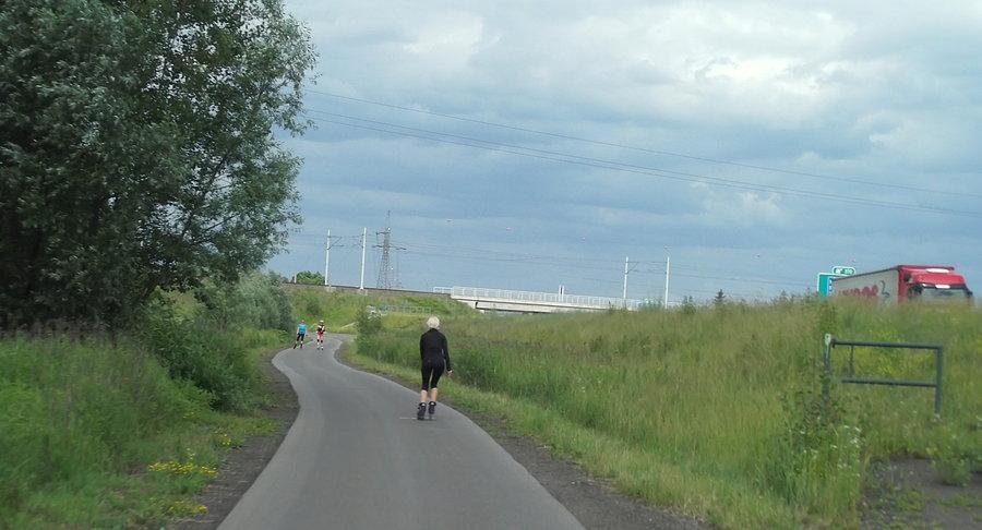 DDR z Antošovic do Chałupek. Dzisiaj dużo osób na rolkach