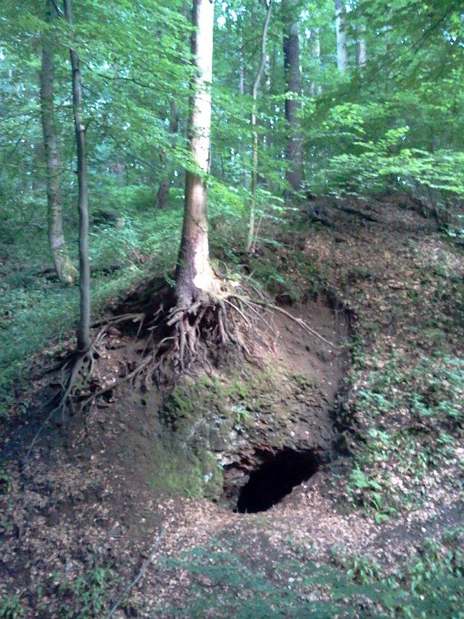 Dziura/sztolnia