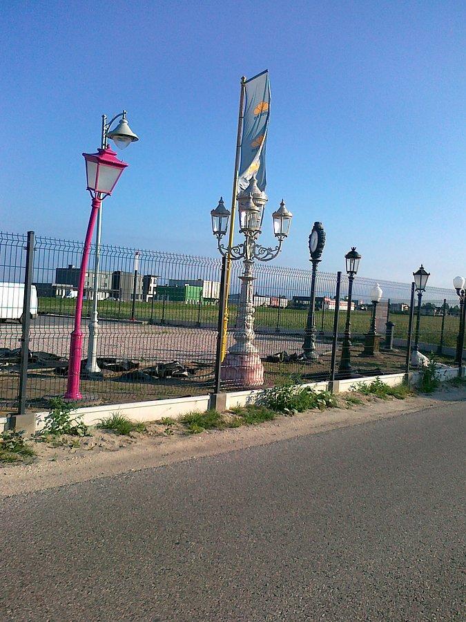 Wiatr odkręcił zegar, wiec kontrola czasu nie udała się. Za to zobaczyłam, że zegar jest dwustronny