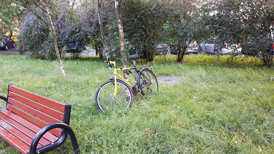 Zapomniany rower na Ochocie