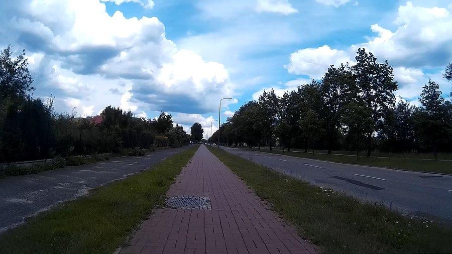 Wzdłuż alei Bielskiej w Tychach