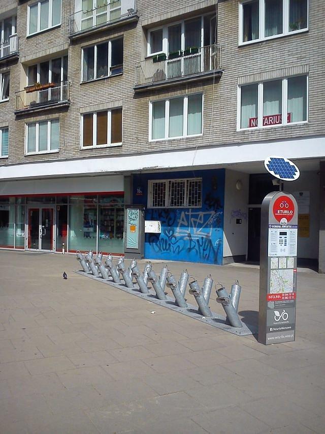 Niedziela 19 czerwca, upał, Piękna róg Mokotowskiej - rowerów do wypożyczenia brak