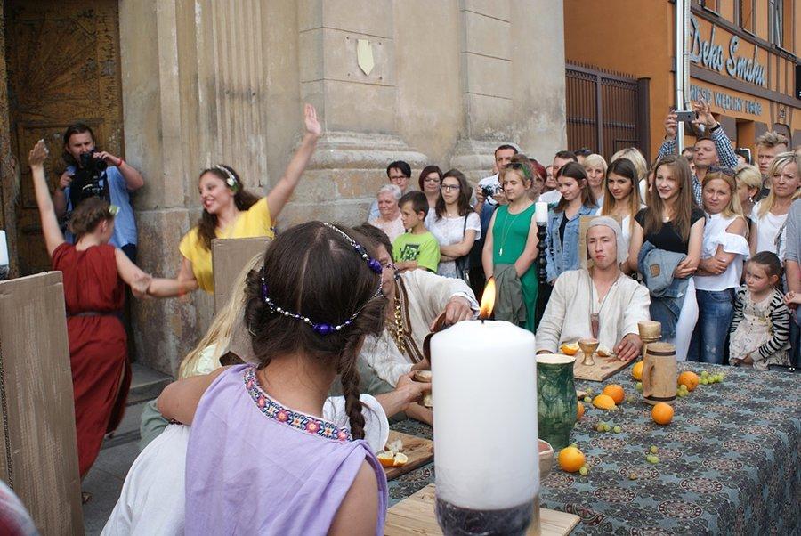 Podczas spektaklu teatralnego