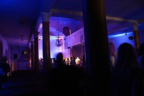 To już koniec spektaklu, pora opuścić wnętrze