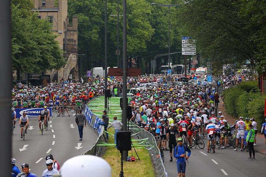 Rund um Köln - German Cycling Cup - Skoda Velodom - START