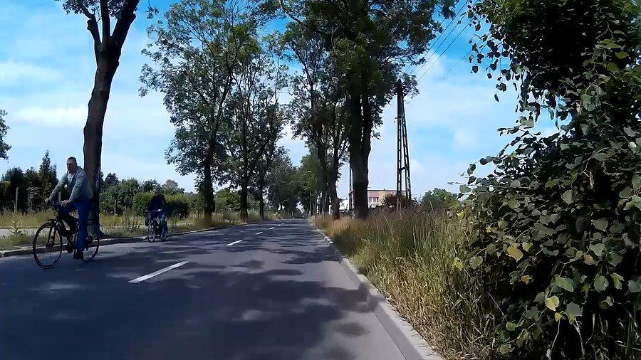 Niewielu rowerzystów, ale są :)