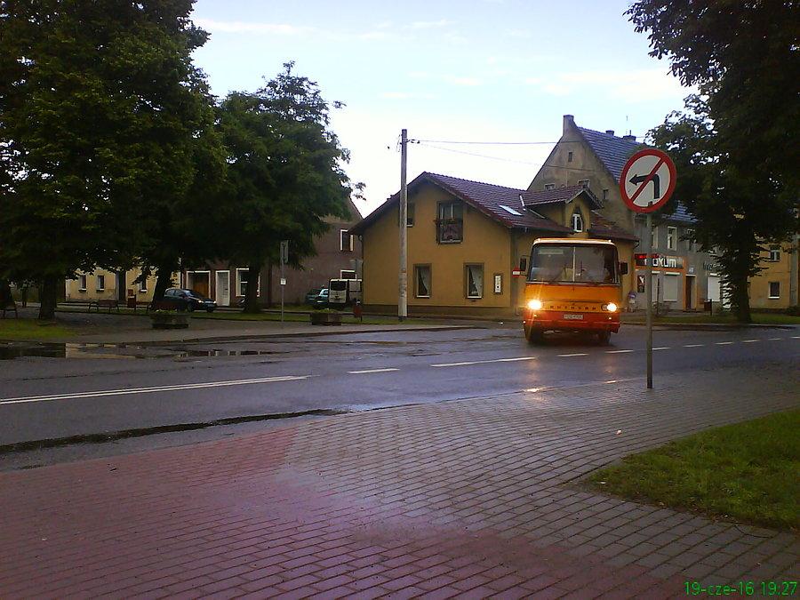 Podobie mnie się to ujęcie, nostalgiczne nawet te żółte światła. Obrazek aktualny od ponad 40 lat, ale to już ostatki