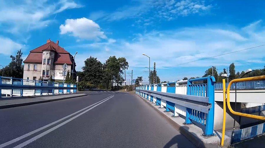 W Piotrowicach na wiadukcie