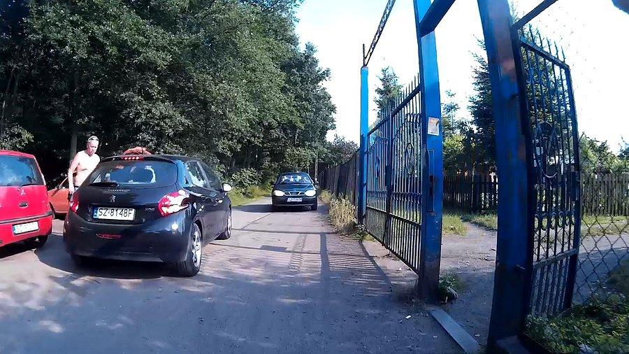 Coś nie umieją się dogadać co do sposobu minięcia