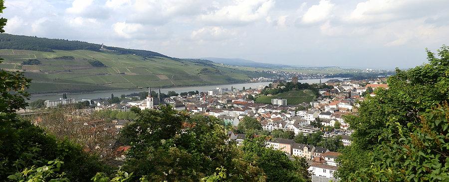 Widok na Bingen, Ren i pomnik Germanii