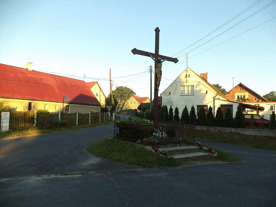 Z cyklu: Krzyż na skrzyżowaniu (wieś Siodło)