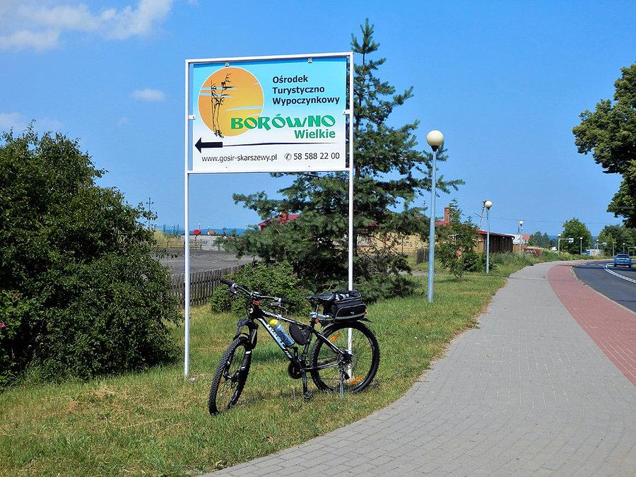 Dojechałem do Borówna. Straszny upał - zaraz będę się moczył w jeziorze...;)