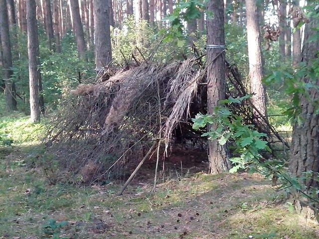 Schron przeciwdeszczowy :)