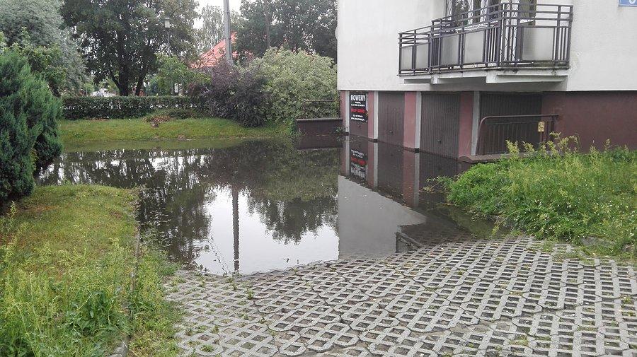 Podtopione ulice w Pruszkowie