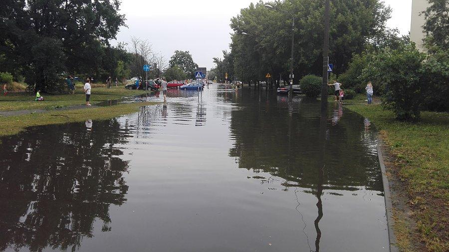 Podtopione ulice w Pruszkowie