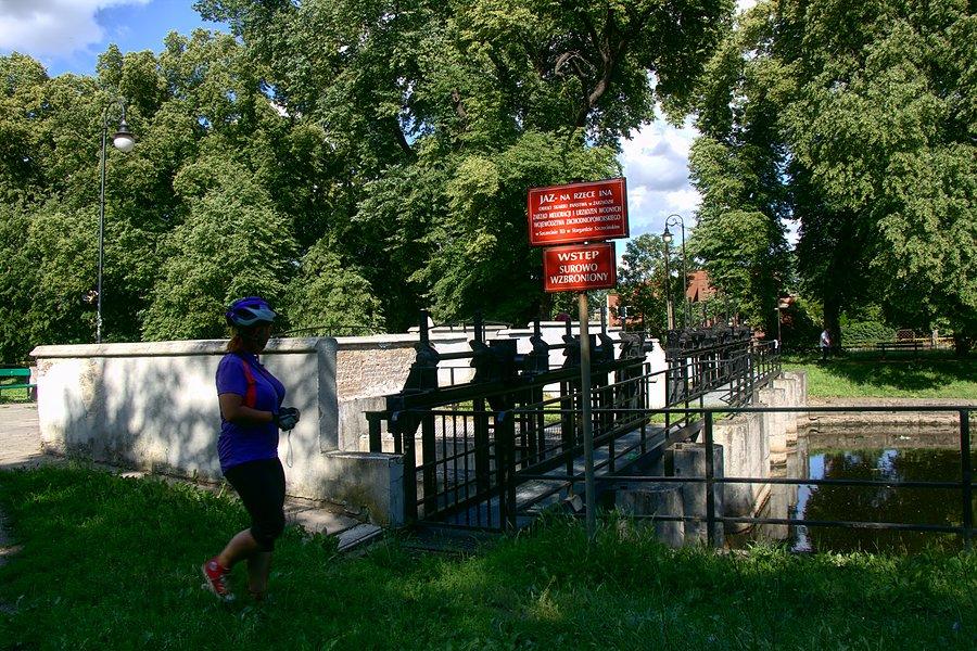 Przy moście na Inie