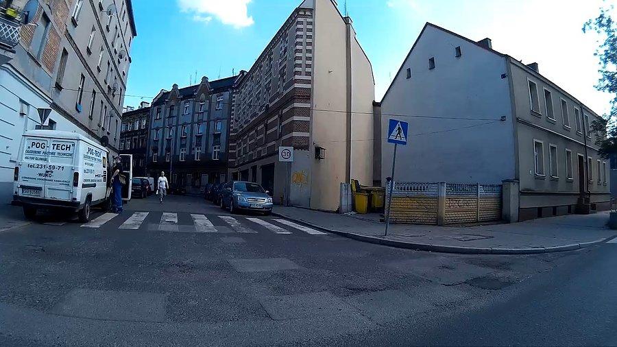 Mistrz parkowania na przejściu dla pieszych