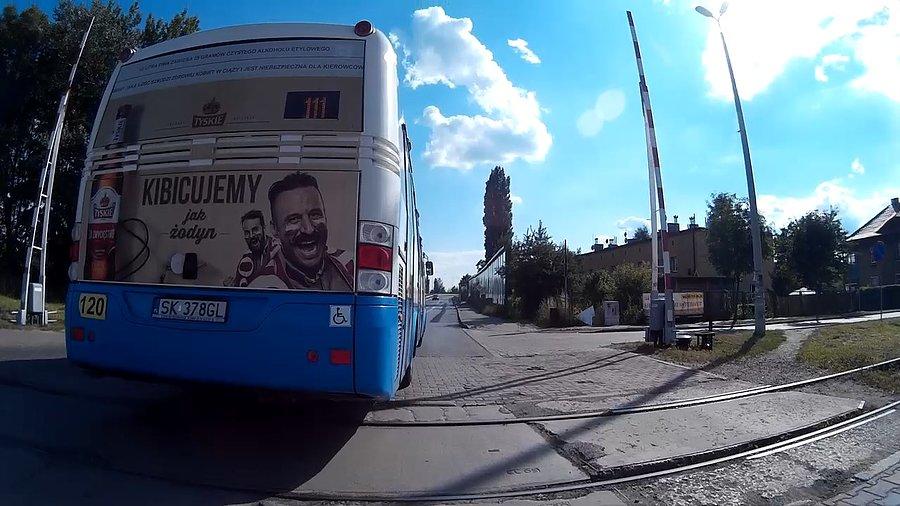 Przejazd kolejowy w Makoszowach, od 10 lat nic się tu nie zmieniło, może tylko dziury większe