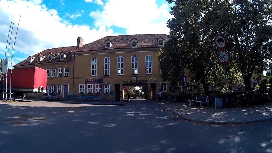 Brama wjazdowa do Wilczego Gardła