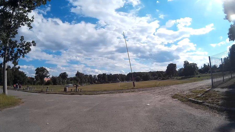 Centralny plac miasteczka - boisko/stadion