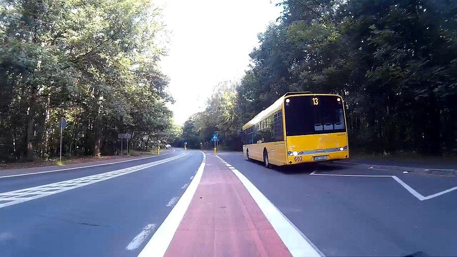 Jakiś kilometr dalej autobus już czeka