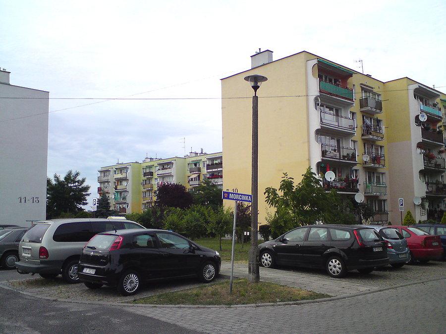 Na Morcinka jest małe blokowisko