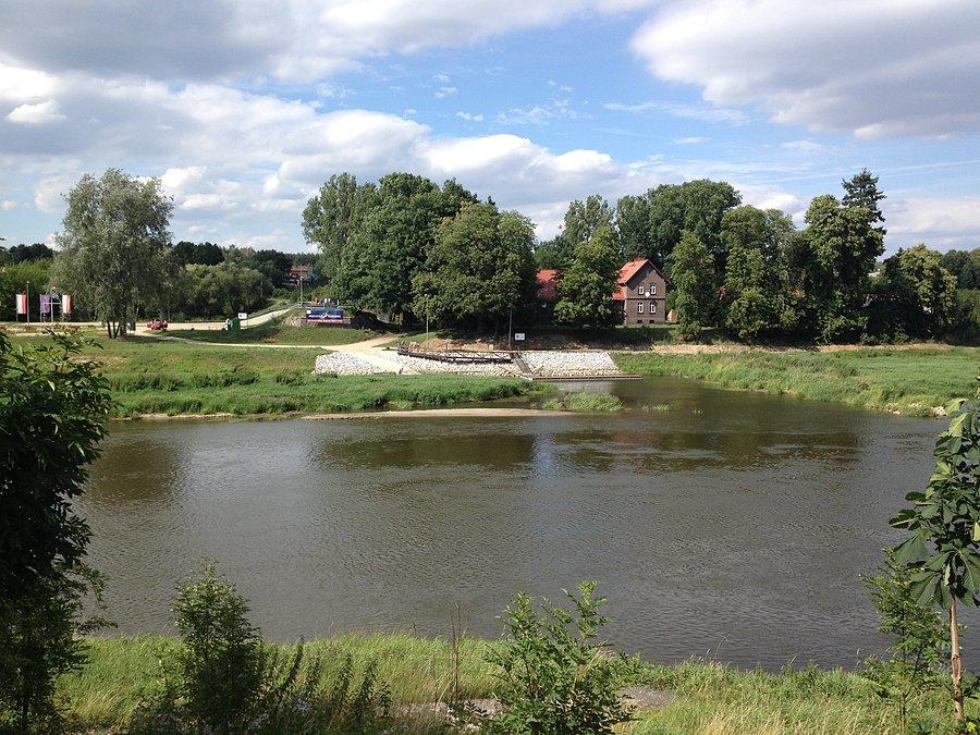 Widok od strony Obrzycka na marinę w Zielonejgórze