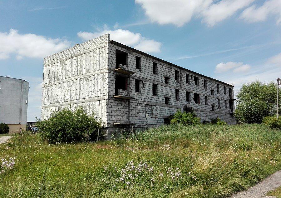 Niedokończony blok we wsi Osówiec