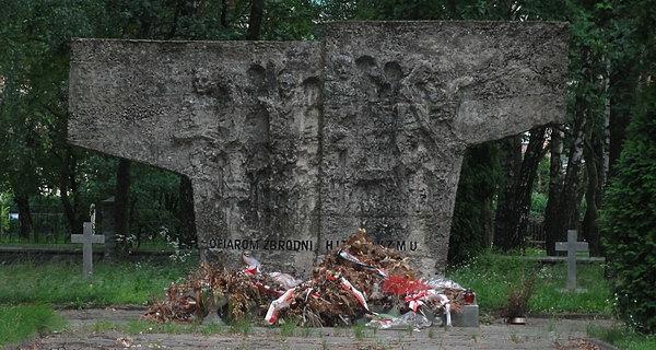 Pomnik na cmentarzu jeńców włoskich w Białej Podlaskiej