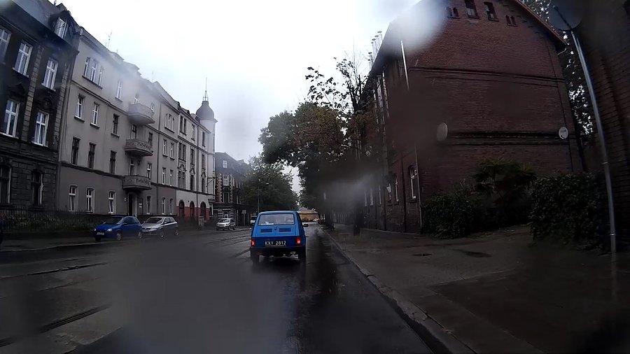Rozumiem, że pojazd zabytkowy, ale 20 km/h to lekka przesada