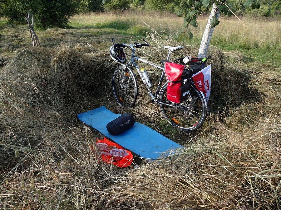 Nocleg pod chmurką za miastem Resita