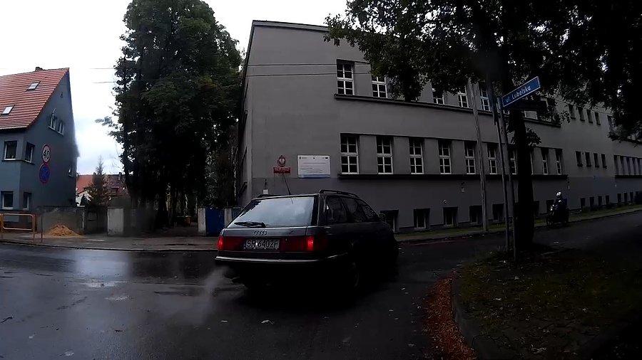 Dzisiaj to kolejny misiek skręcający bez migacza