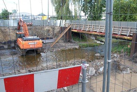 Ul. Warszawska - budujemy most na rzece Czarnej