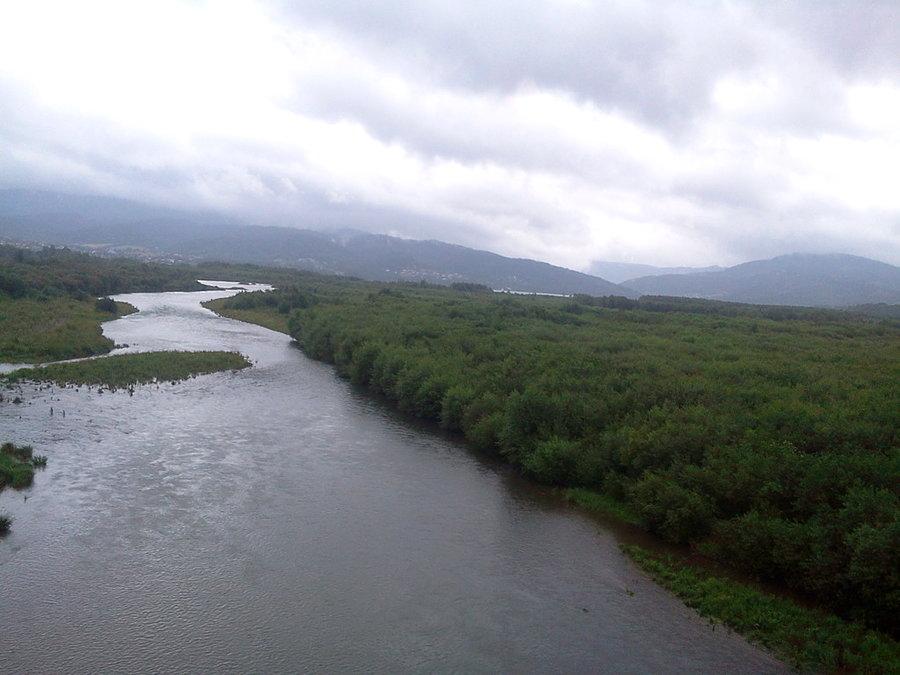 Żywiec. Widok z mostu na rzekę Sołę
