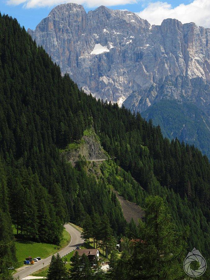 Rzut oka na drogę na Col de Santa Lucia