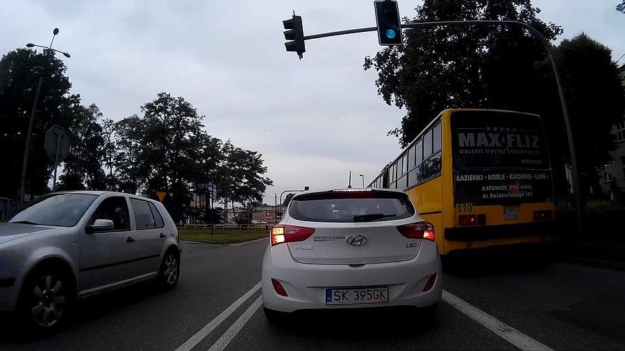 I w Zabrzu na światłach widzimy się po raz drugi... tyle, że 7-ka jedzie do dworca a ja dobijam na Gliwice