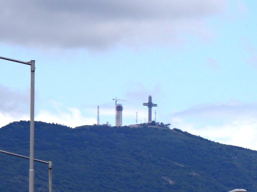 Góra Wodno górująca nad stolicą Macedonii