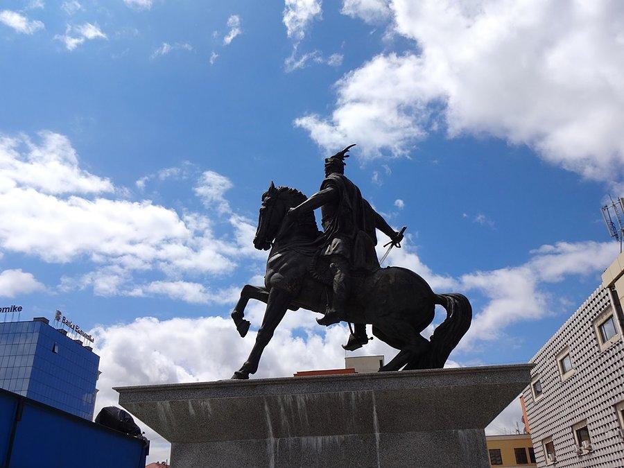 Skenderbeu