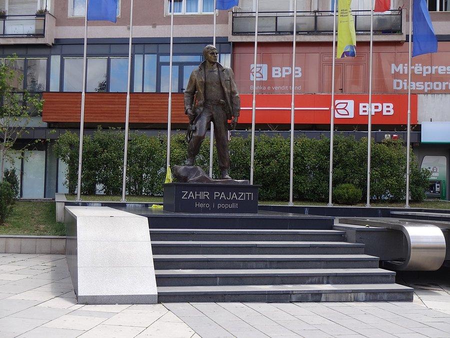 Pomnik na głównym deptaku