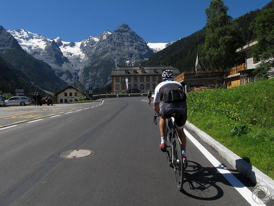 Początek podjazdu na Passo Stelvio