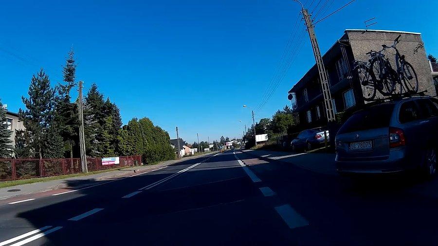 Ma rowery na dachu więc można mu wybaczyć