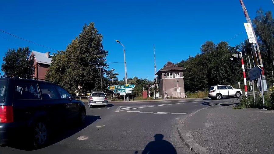 Na Wirku przy przejeździe kolejowym