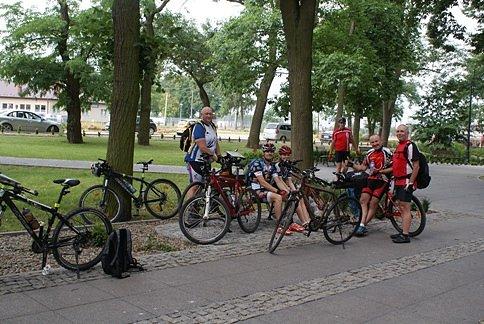 Przed Sanktuarium w Smardzewicach