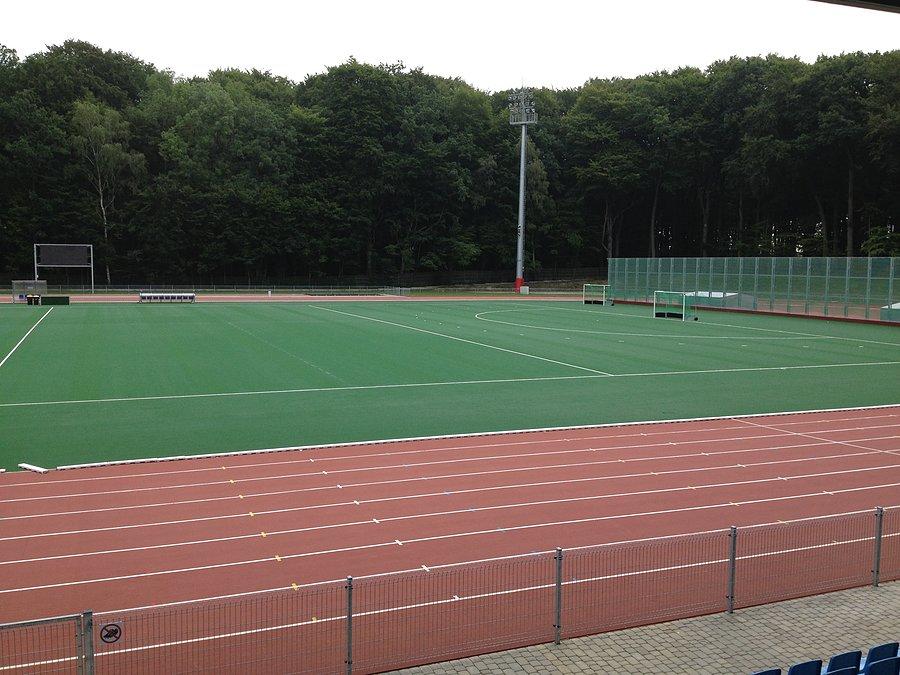 Stadion lekkoatletyczny na terenie ośrodka