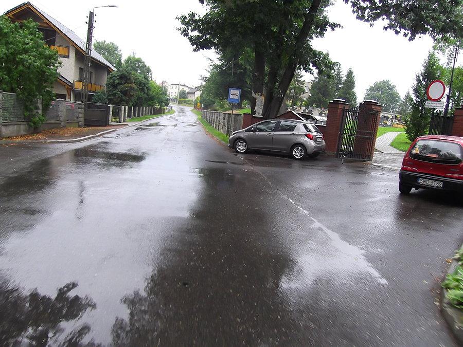 Gorzyce. Od Olzy całą drogę w deszczu
