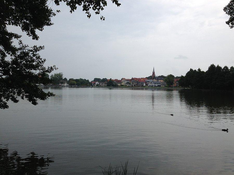 Nad jeziorem Raduń / widok na Wałcz