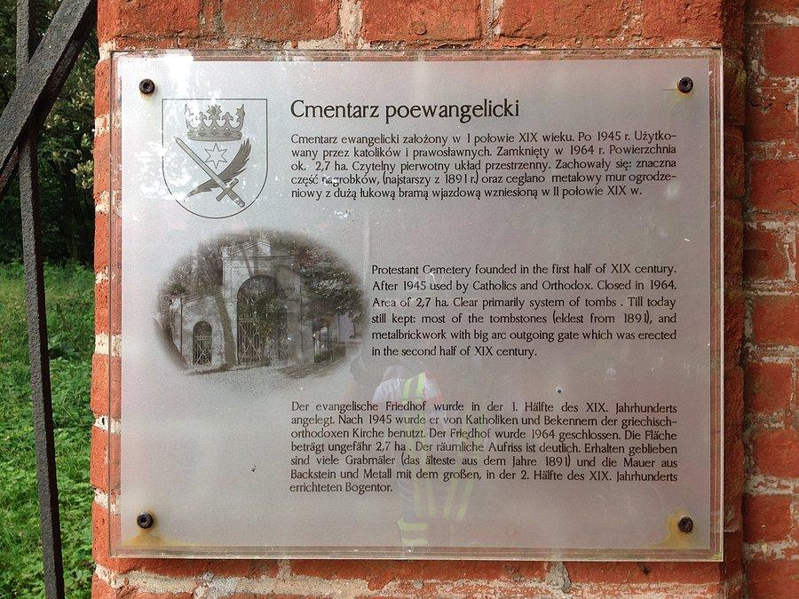 Tablica informacyjna dot. cmentarza